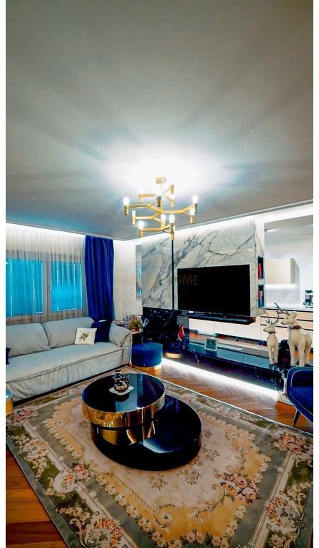 Shitet Apartament Luxury 2+1+2, Komuna e Parisit, Tiranë.