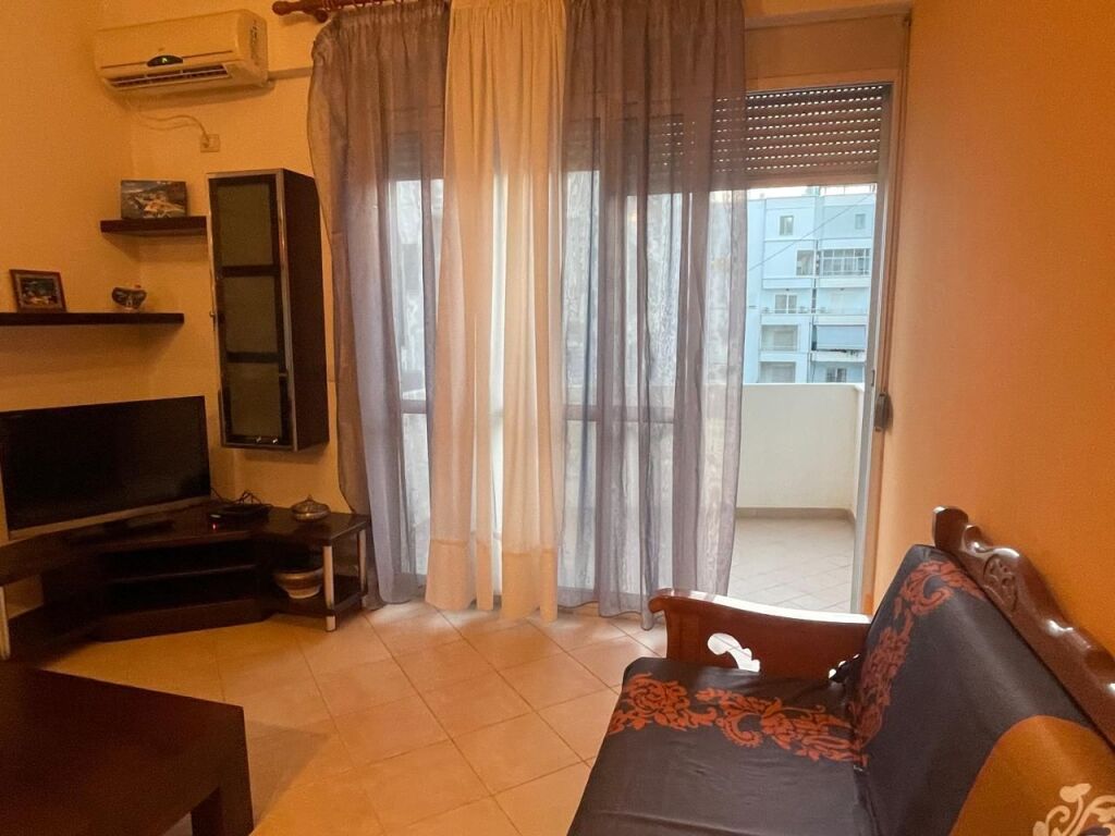 APARTAMENT 1+1 ME QERA AFATGJATË – LUNGOMARE,VLORE