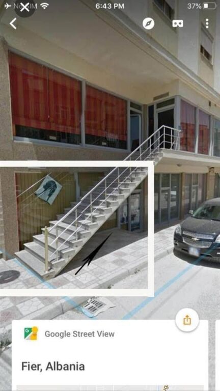 Shop for sale in the 15 Tetori Fier neighborhood only 300 meters from the city center.