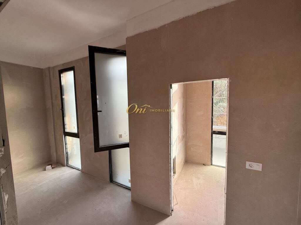 ARTIFICIAL LAKE, 3-FLOOR VILLA FOR SALE LAKE DIAMOND RESIDENCE