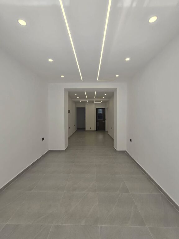 🏪 NEGOZIO IN AFFITTO O IN VENDITA – BRRYL