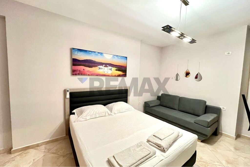 🏡 MONOLOCALE IN AFFITTO – LUNGOMARE, VLORA