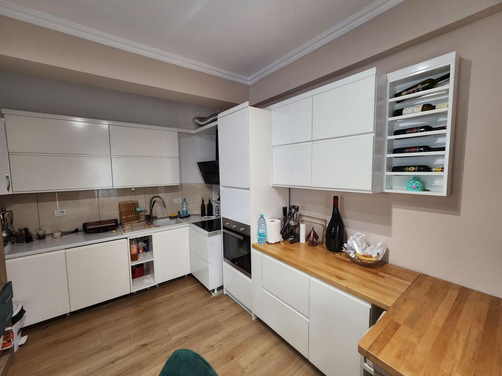 Qera,Apartament 2+1+2 me 2 Poste Parkimi,Liqeni i thate