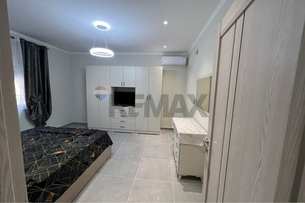 🏡 SHTËPI PRIVATE PËR QIRA – QENDËR, VLORË