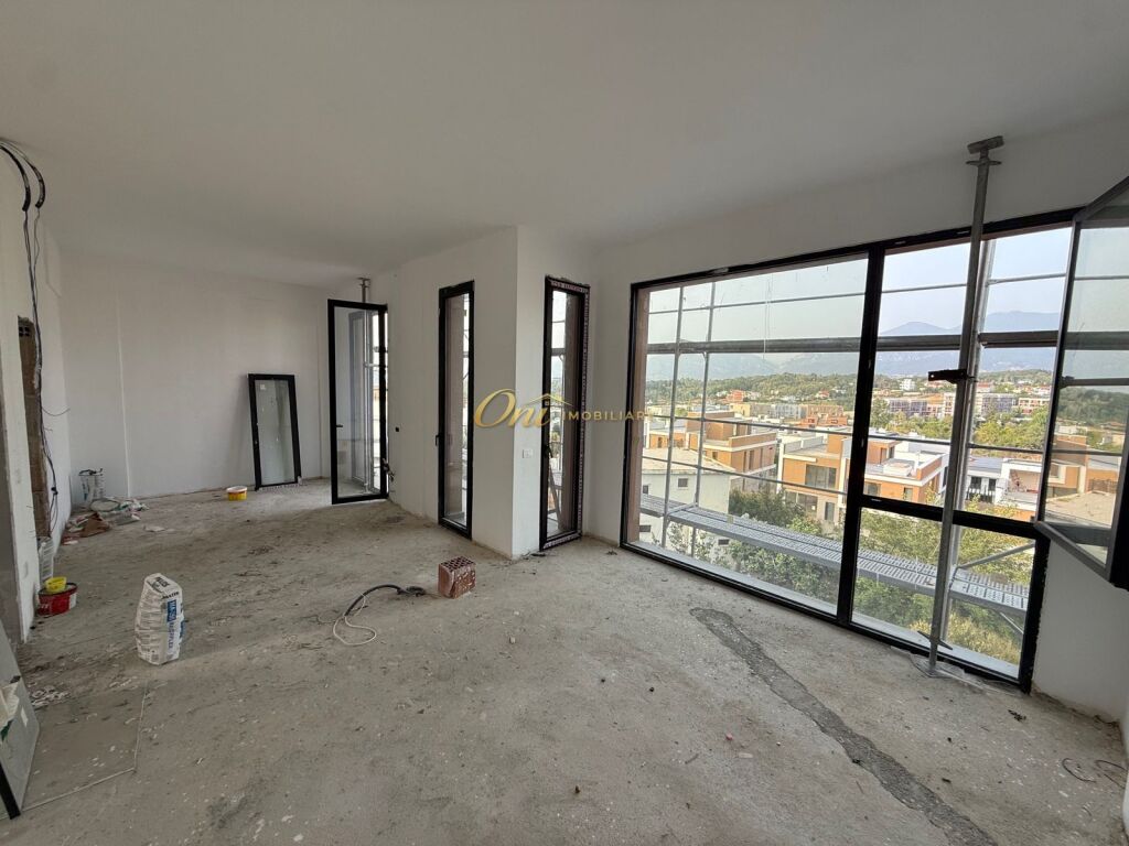 ARTIFICIAL LAKE, 3-FLOOR VILLA FOR SALE LAKE DIAMOND RESIDENCE