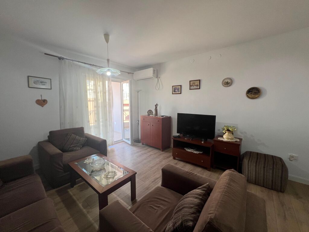 Appartamento in affitto 2+1+2+1 posto auto a Komuna e Parisit