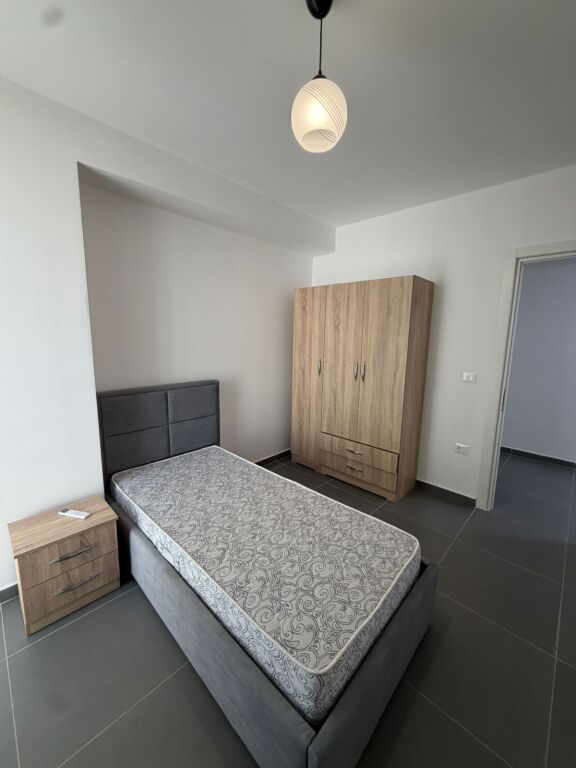 Affitto | Apartament 3 + 1 | Rruga 5 Maji | 650 €/mese