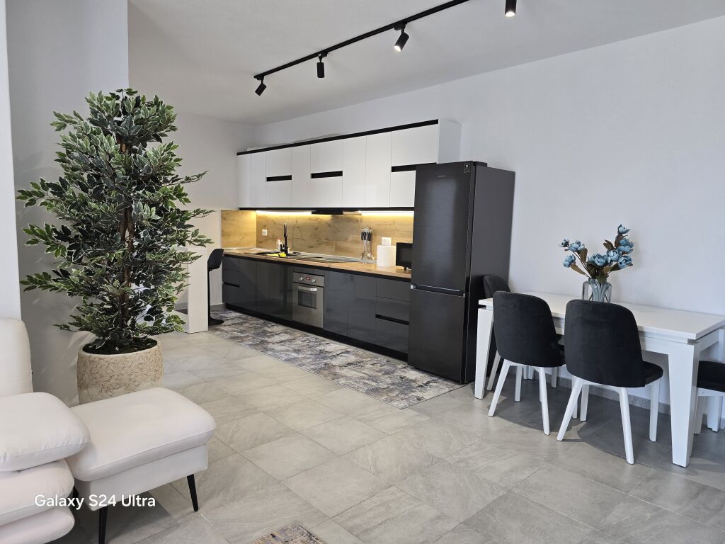 🏡 JEPET ME QIRA APARTAMENT 2+1 – RROTA E KUQE, PLAZH, DURRËS
