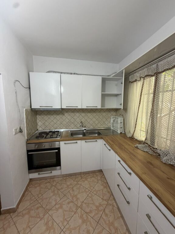 Qera | Shtëpi private 2 + 1 | Spitali Amerikan 2 | 500 €/muaj