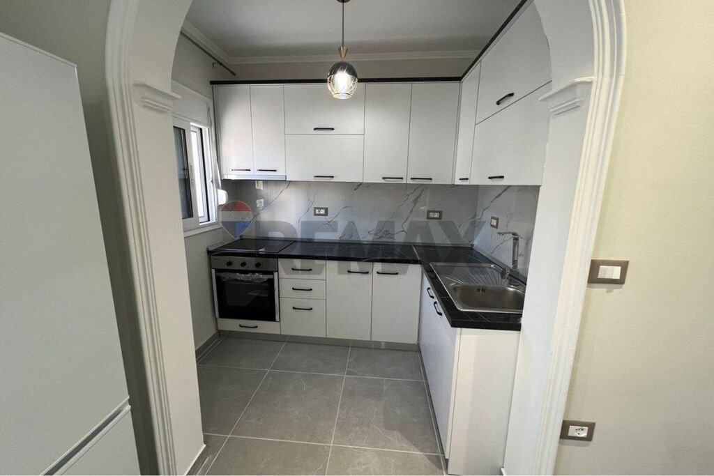🏡 SHTËPI PRIVATE PËR QIRA – QENDËR, VLORË