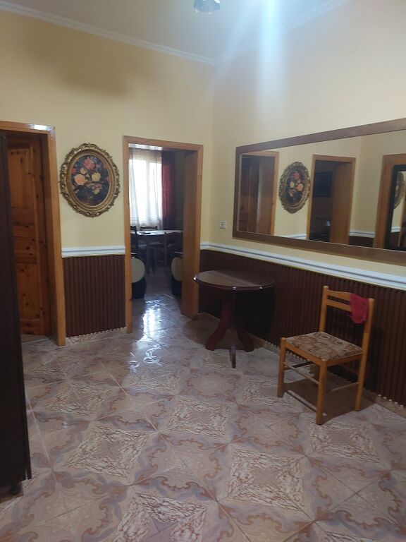 Apartament me qera 2+1