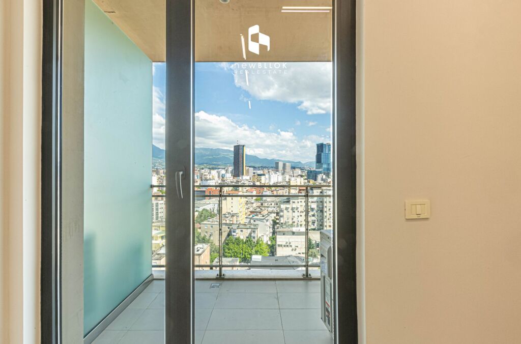 ✨ IN AFFITTO: UFFICIO PREMIUM 101 m² + 1 POSTO AUTO + 2 BAGNI 🚾 / VERANDA – 12° PIANO 📍 GOLDEN TOWER (MINE PEZA RESIDENCE) 🌇 890 €/MESE 💥