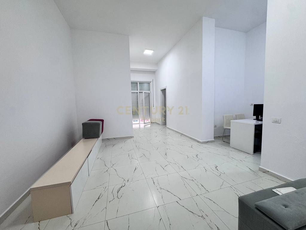 Appartamento 2+1 vuoto – Donika Center, Tirana