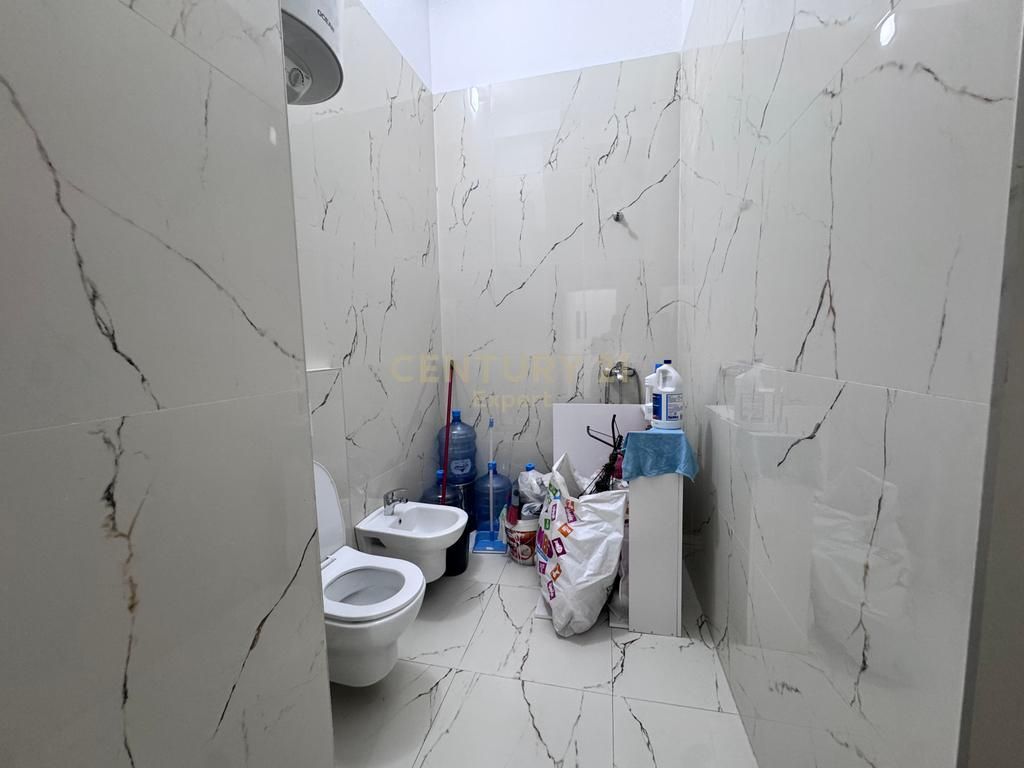 Appartamento 2+1 vuoto – Donika Center, Tirana