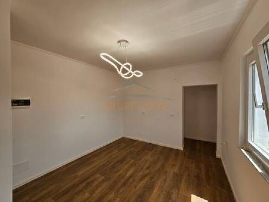 In vendita, Appartamento 1+1, Nuovo Mercato, Tirana.