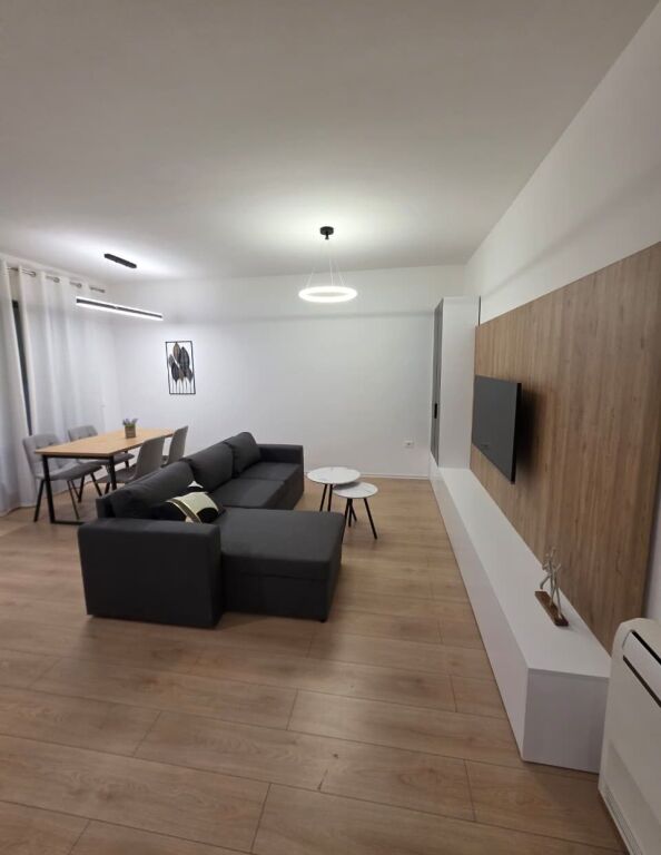 Bulevardi i Ri,Kompleksi Ndregjoni,jepet me qera apartament 2+1,i sapo mobiluar.75,000Leke   