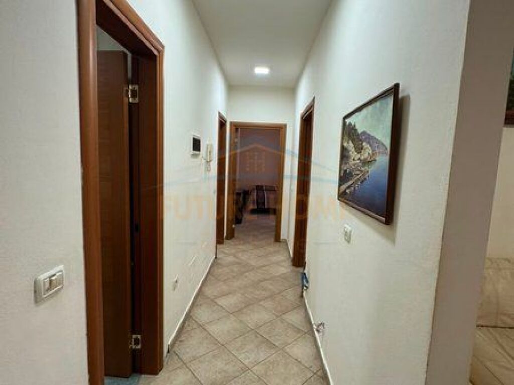 Shitet, Apartament 2+1+2, Rruga e Kosovarëve