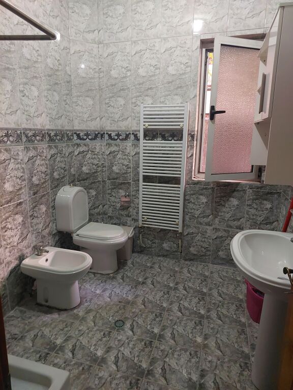 Apartament me qera 2+1