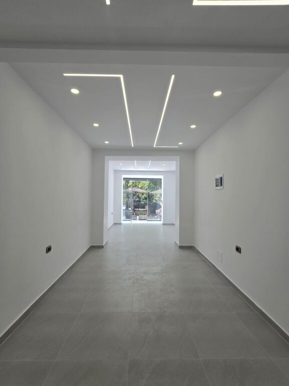 🏪 NEGOZIO IN AFFITTO O IN VENDITA – BRRYL