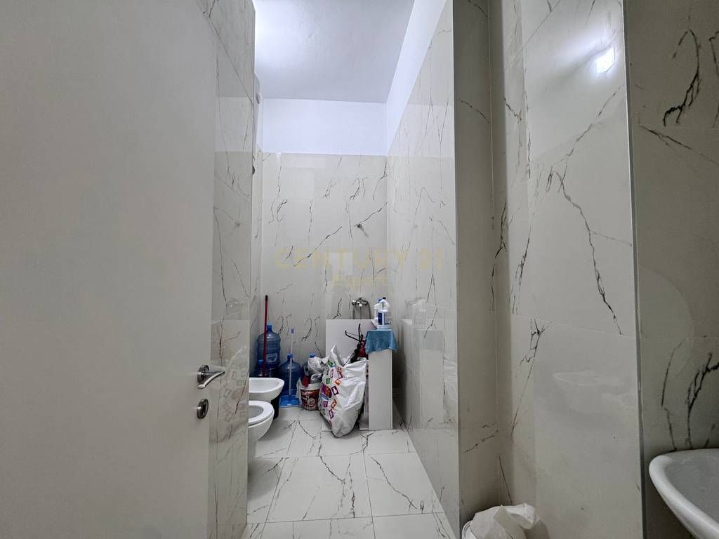 Appartamento 2+1 vuoto – Donika Center, Tirana