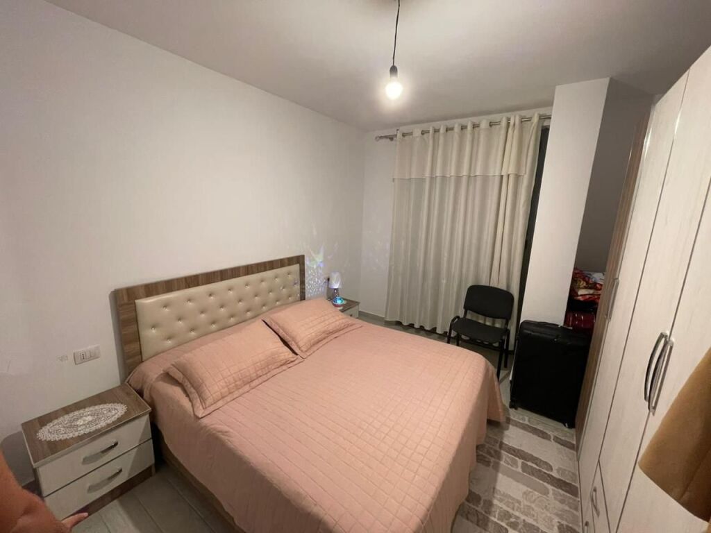 Jepet me qera 1+1 Don Bosko mobiluar 65000 lek te Fiori di Bosko