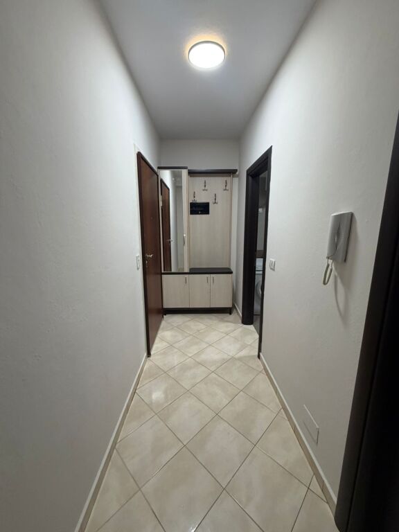 1+1 is given in the basement of Big Market furnished 40000 lek