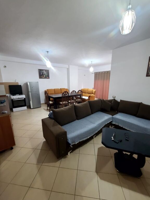 Apartament me qera 2+1