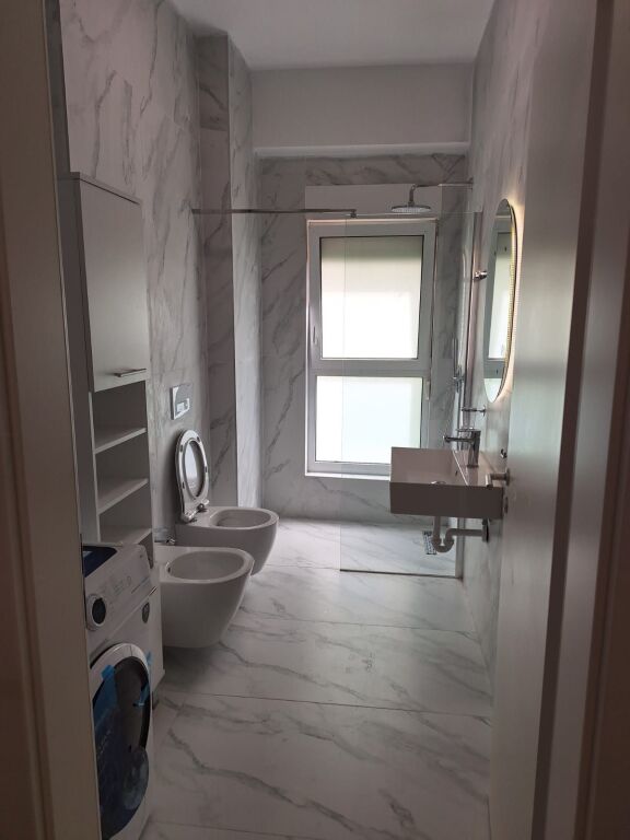 Tirane, jepet me qera apartament 2+1 Kati 4, 72 m² 500 € (Kompleksi Kaimi, ALI DEMI) PA KOMISION