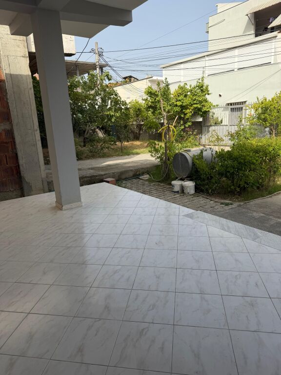 Affittasi 2+1 Durres
