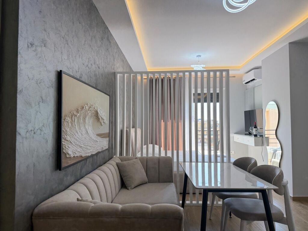 Apartament studio me qira në Lungomare Vlorë Shqipëri