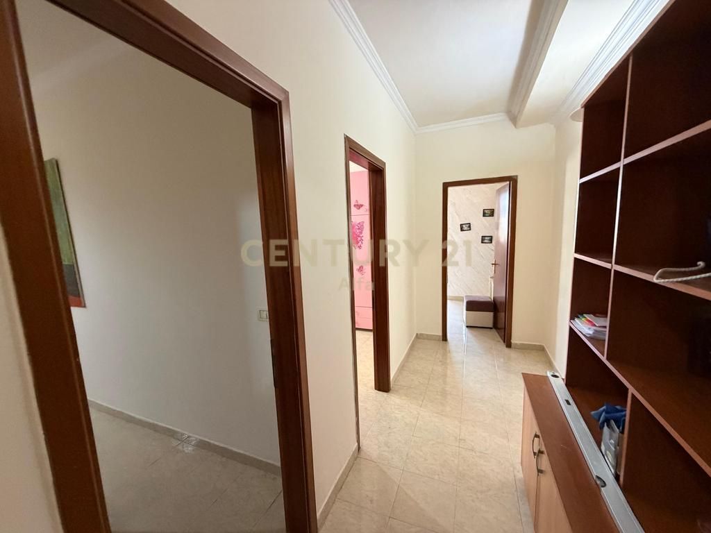 SHITET, APARTAMENT 2+1 TEK SHKOLLA E BALETIT 208,000 € 19,200,000 Lekë