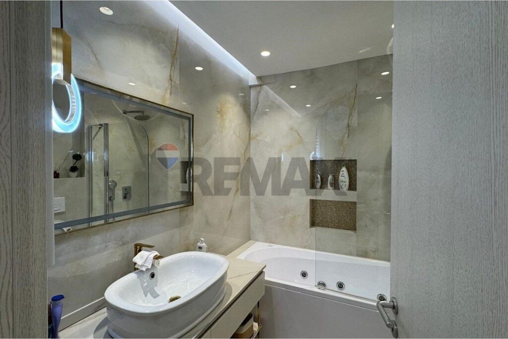SUPER APARTAMENT PËR SHITJE | RRUGA E BARRIKADAVE