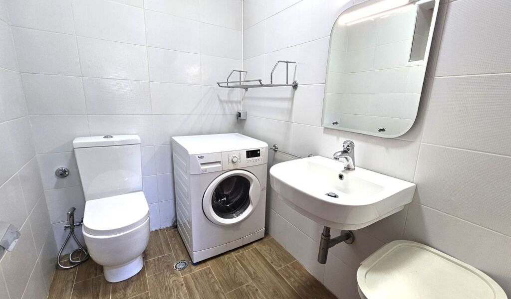 IN VENDITA: 2+1 + 2 BAGNI | ALI DEMI 📍 – VICINO AL CAMPO SPORTIVO | 92 m² NETTI | 4° PIANO | VISTA APERTA | SENZA ASCENSORE | RISTRUTTURATO | 176.000 €