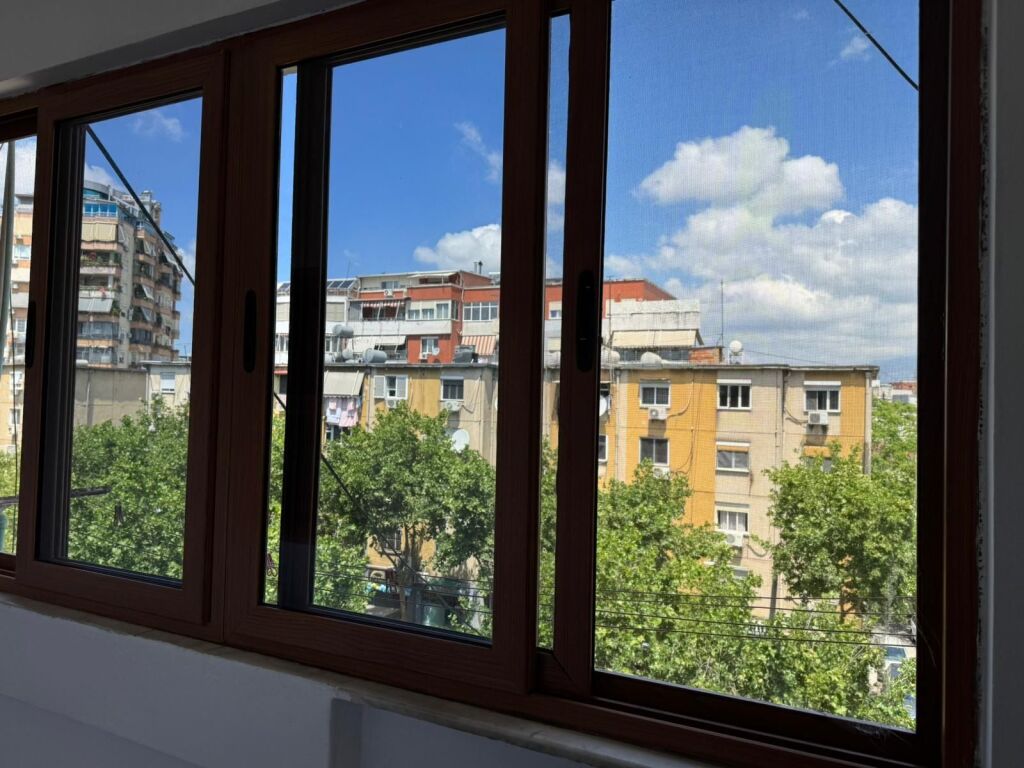 Affittasi 1+1 Vuoto Ali Demi 400 mila lek