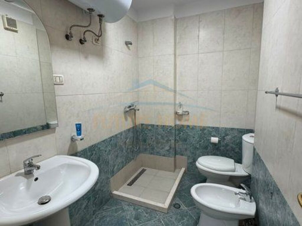 Shitet, Apartament 2+1+2, Rruga e Kosovarëve