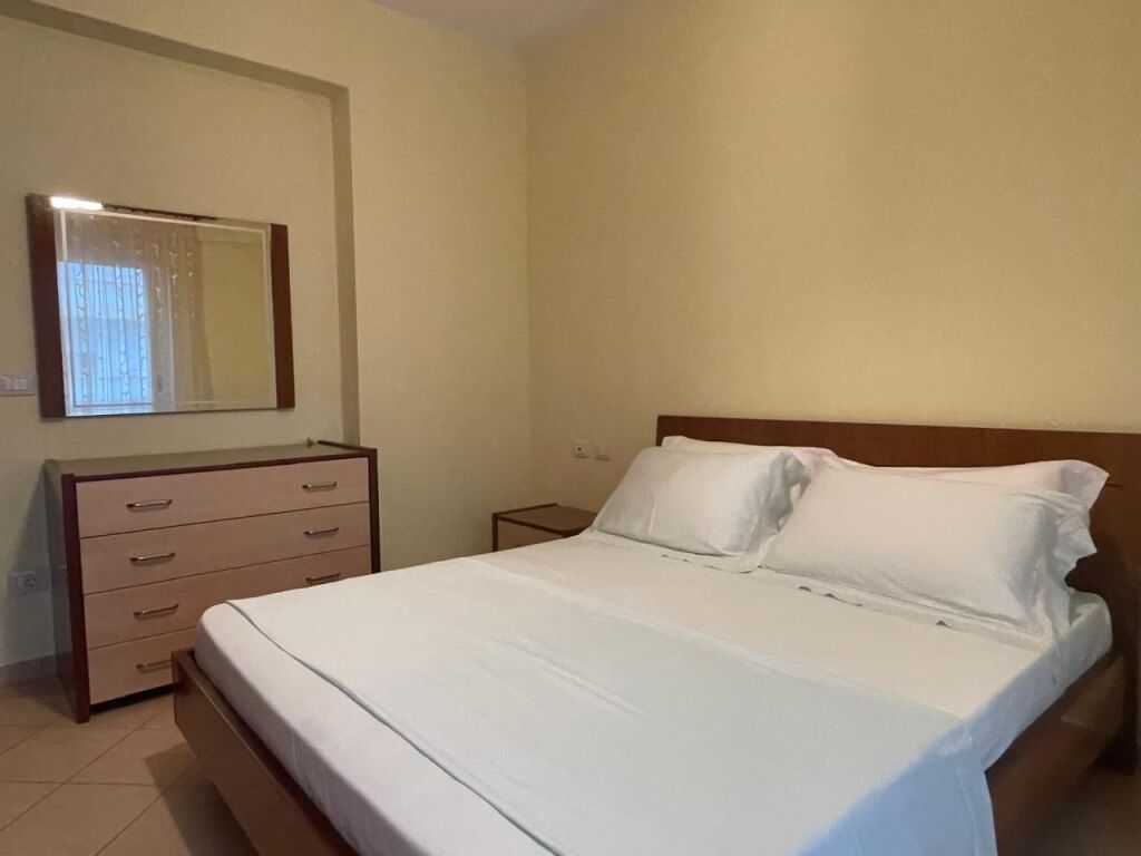 APARTAMENT 1+1 ME QERA AFATGJATË – LUNGOMARE,VLORE