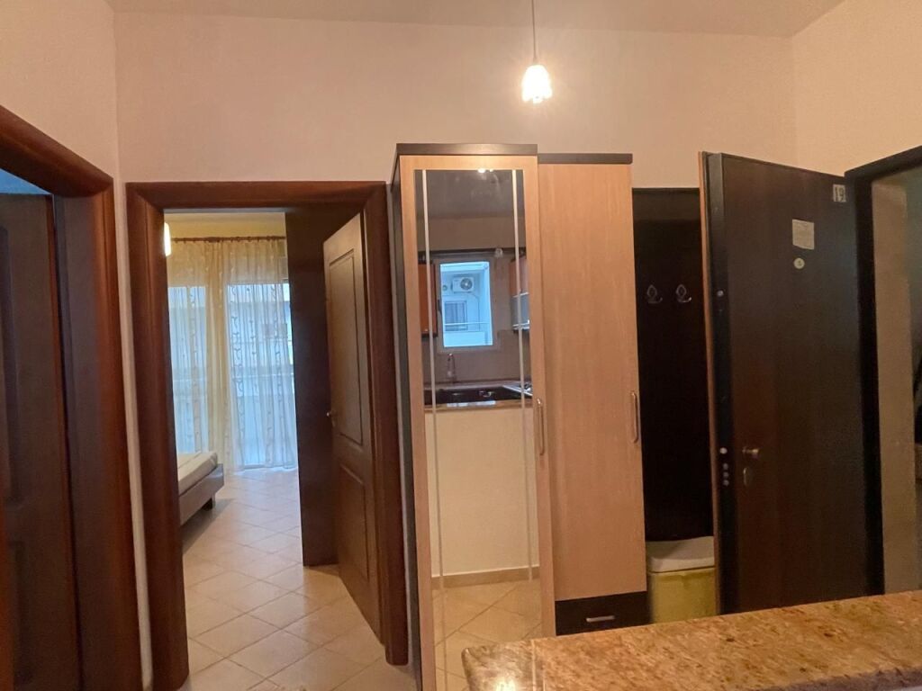 APARTAMENT 1+1 ME QERA AFATGJATË – LUNGOMARE,VLORE