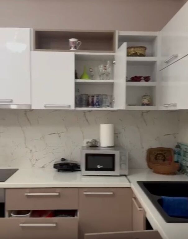 2+1 apartment for rent at the New Electric Market (Ali demi)