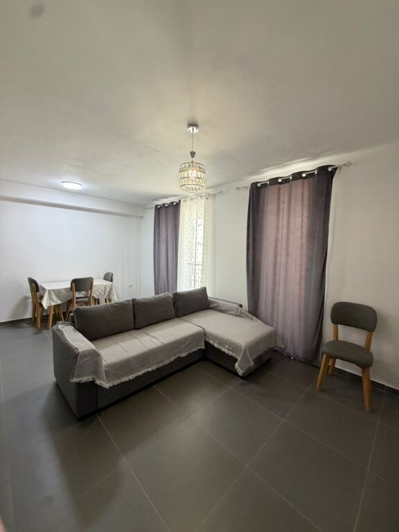 Affitto | Apartament 3 + 1 | Rruga 5 Maji | 650 €/mese
