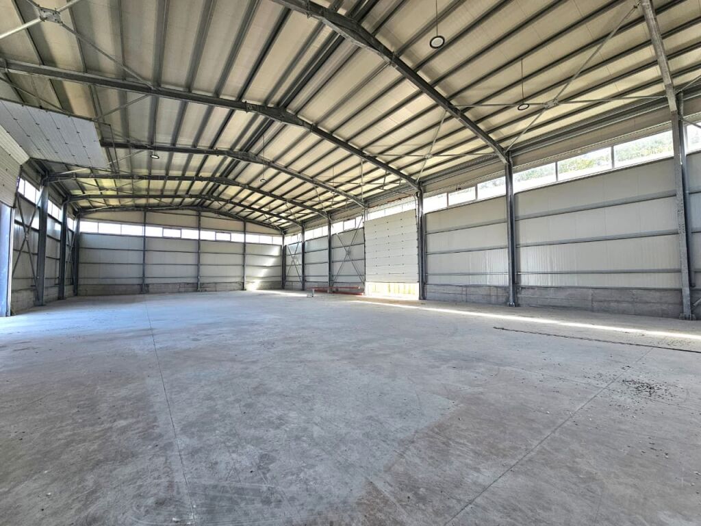 Warehouse for sale in Vore, near the Customs of Tirana, Tirana-Durres Highway.