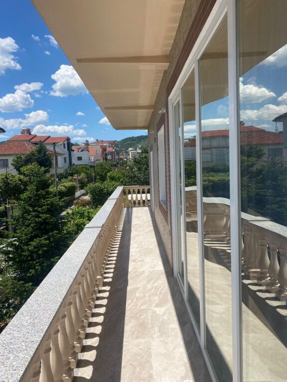 SHTEPI ME QERA 3+1 + PARKIM - RRETHRROTULLIMI  SAUK, TIRANE