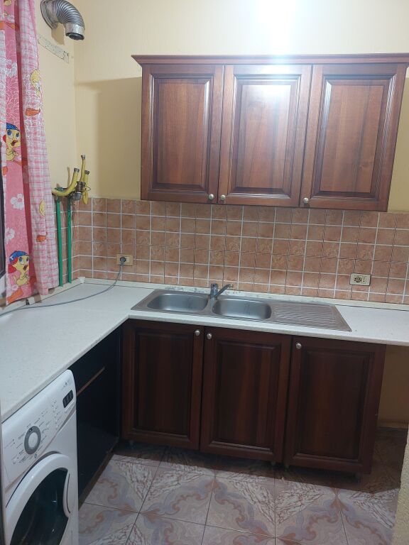 Apartament me qera 2+1