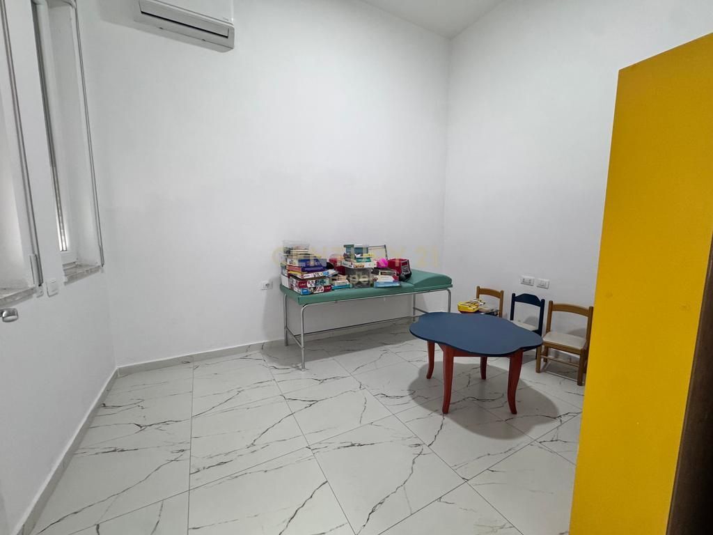 Appartamento 2+1 vuoto – Donika Center, Tirana