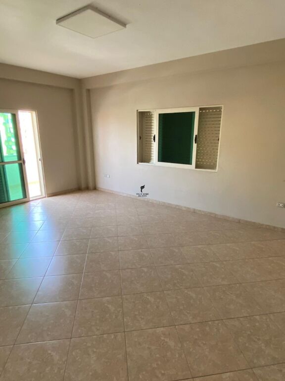 ZYRE ME QERA 150 M2 KODRA E DIELLIT 80.000 LEKE FH-90255