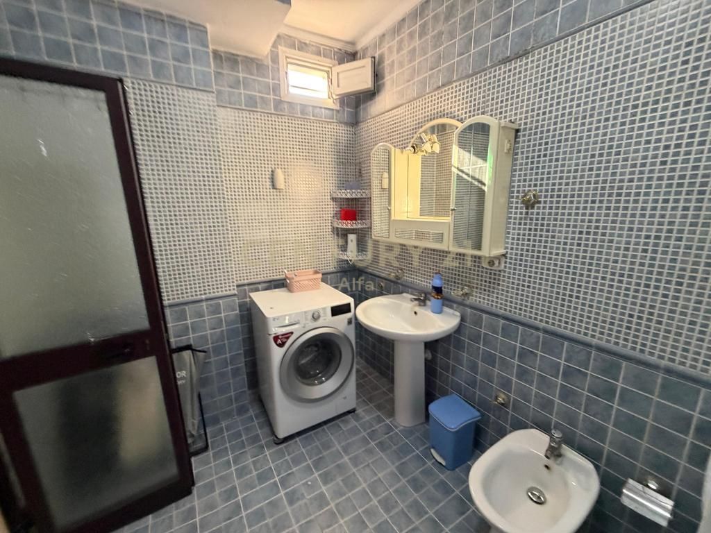 SHITET, APARTAMENT 2+1 TEK SHKOLLA E BALETIT 208,000 € 19,200,000 Lekë