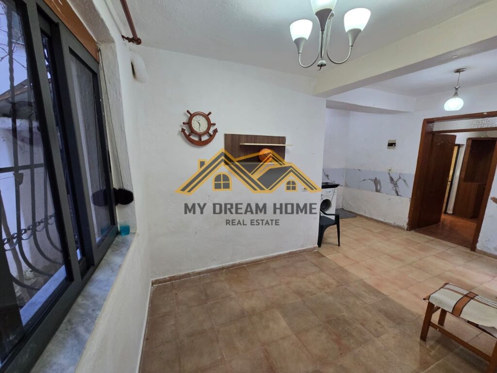SHITET SHTEPI PRIVATE 1-KATSHE TEK LAGJIA 6 DURRES