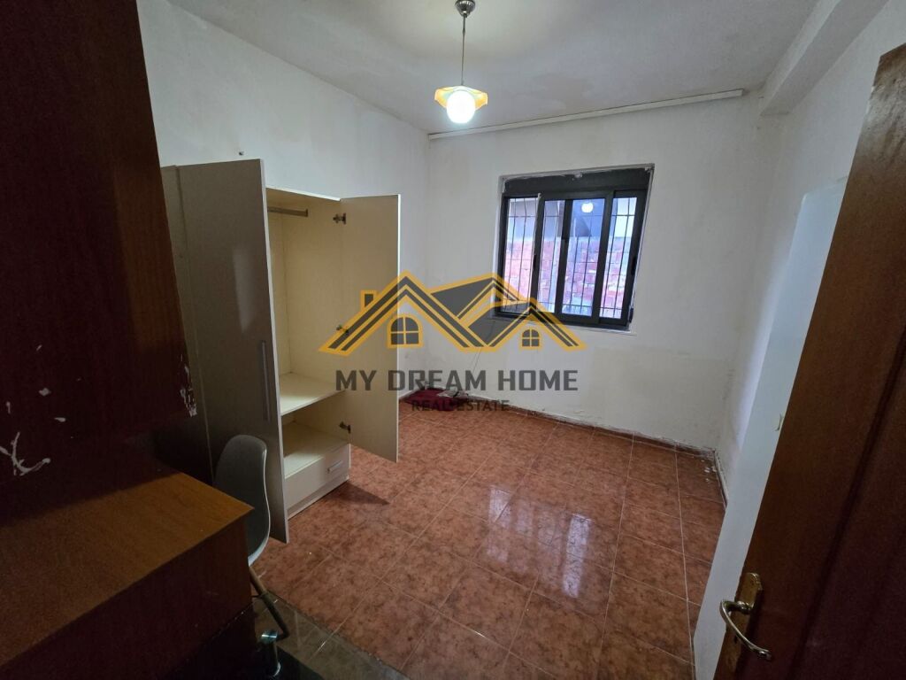 SHITET SHTEPI PRIVATE 1-KATSHE TEK LAGJIA 6 DURRES