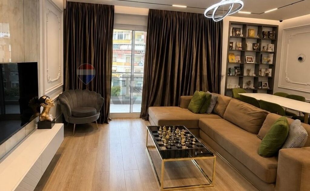 SUPER APARTAMENT 2+1+2 PËR SHITJE | RRUGA E BARRIKADAVE.. ID: 530601001-200