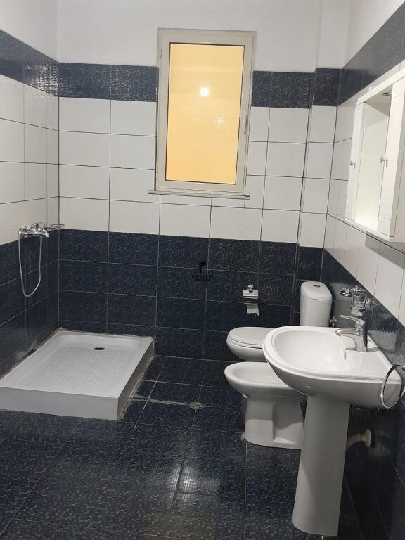 ZYRE ME QERA 150 M2 KODRA E DIELLIT 80.000 LEKE FH-90255