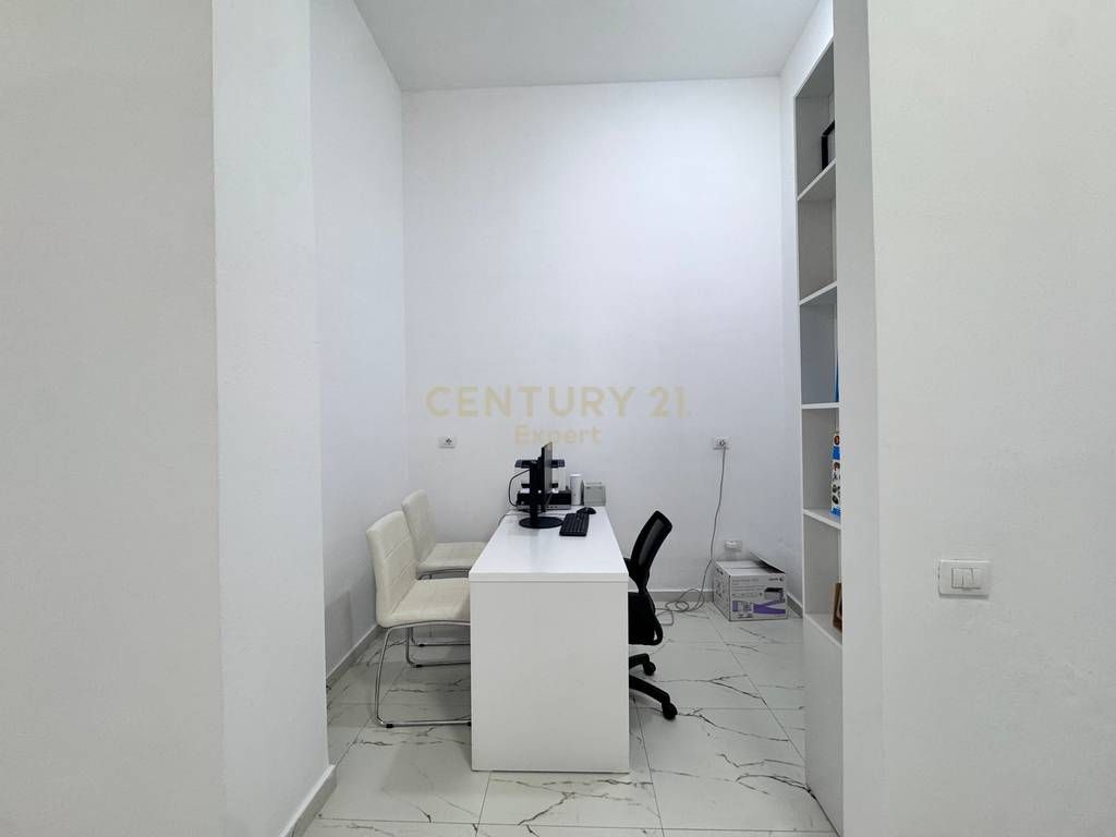 Appartamento 2+1 vuoto – Donika Center, Tirana